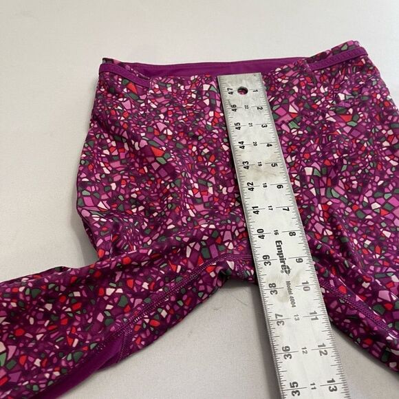 Lululemon Real Quick Crop Paradise Camo Multi Regal Plum Leggings Size 4 - Picture 4 of 8